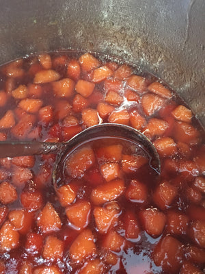 Quince jam cooking